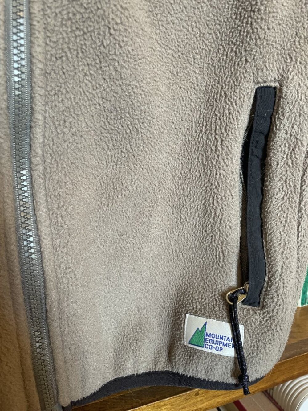 MEC Grey Fleece Vest Size Small - Picture 6 of 6